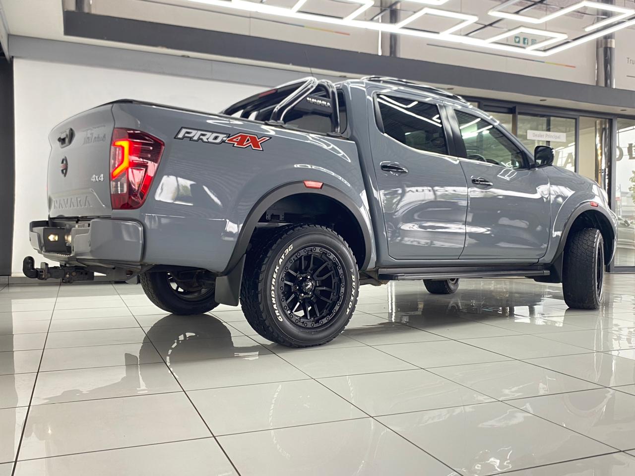 Nissan Navara 2.5DDTi Double Cab PRO-4X 4×4