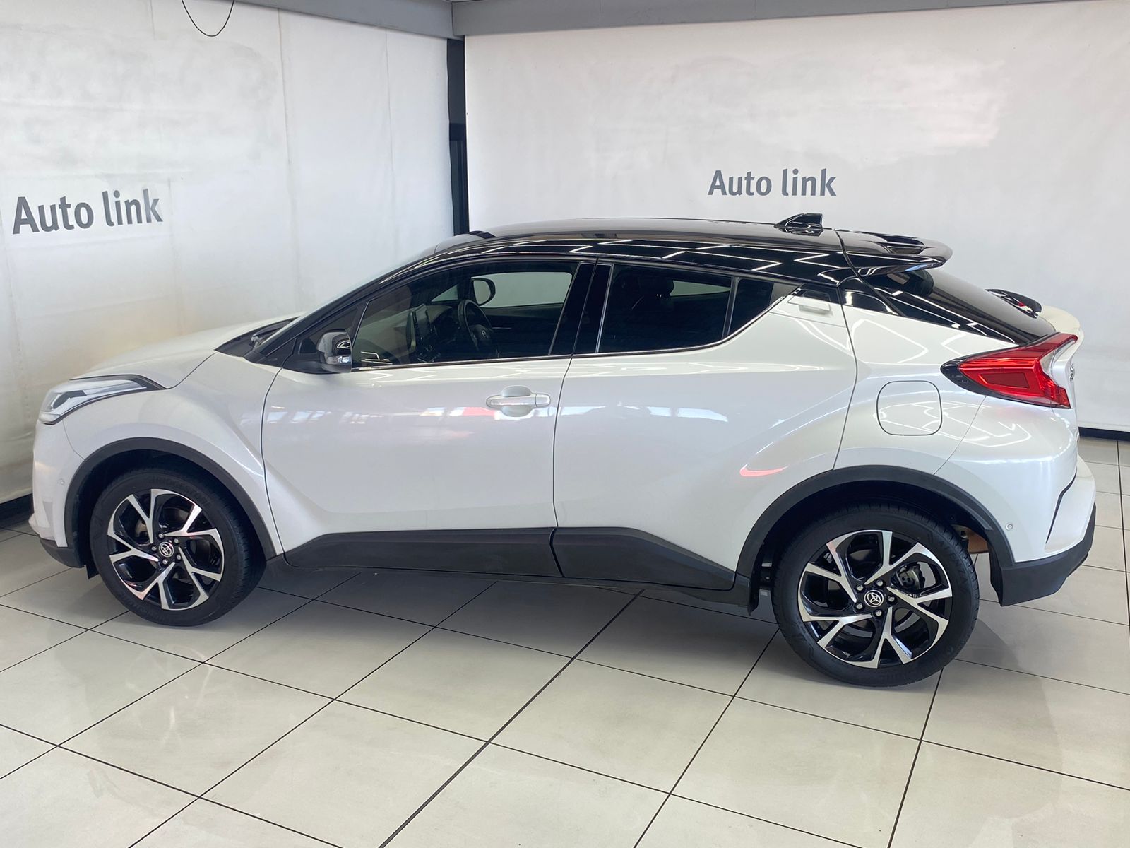 Toyota C-HR 1.2T Luxury