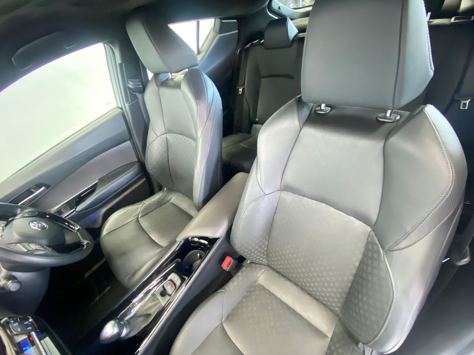 Toyota C-HR 1.2T Luxury