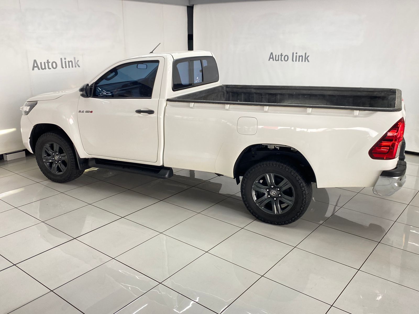 Toyota Hilux 2.4GD-6 Single Cab 4×4 Raider Auto