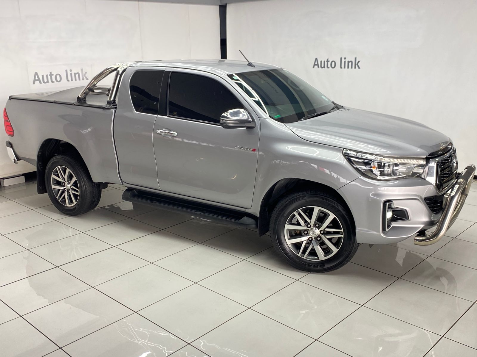 Toyota Hilux 2.8GD-6 Xtra cab Raider auto