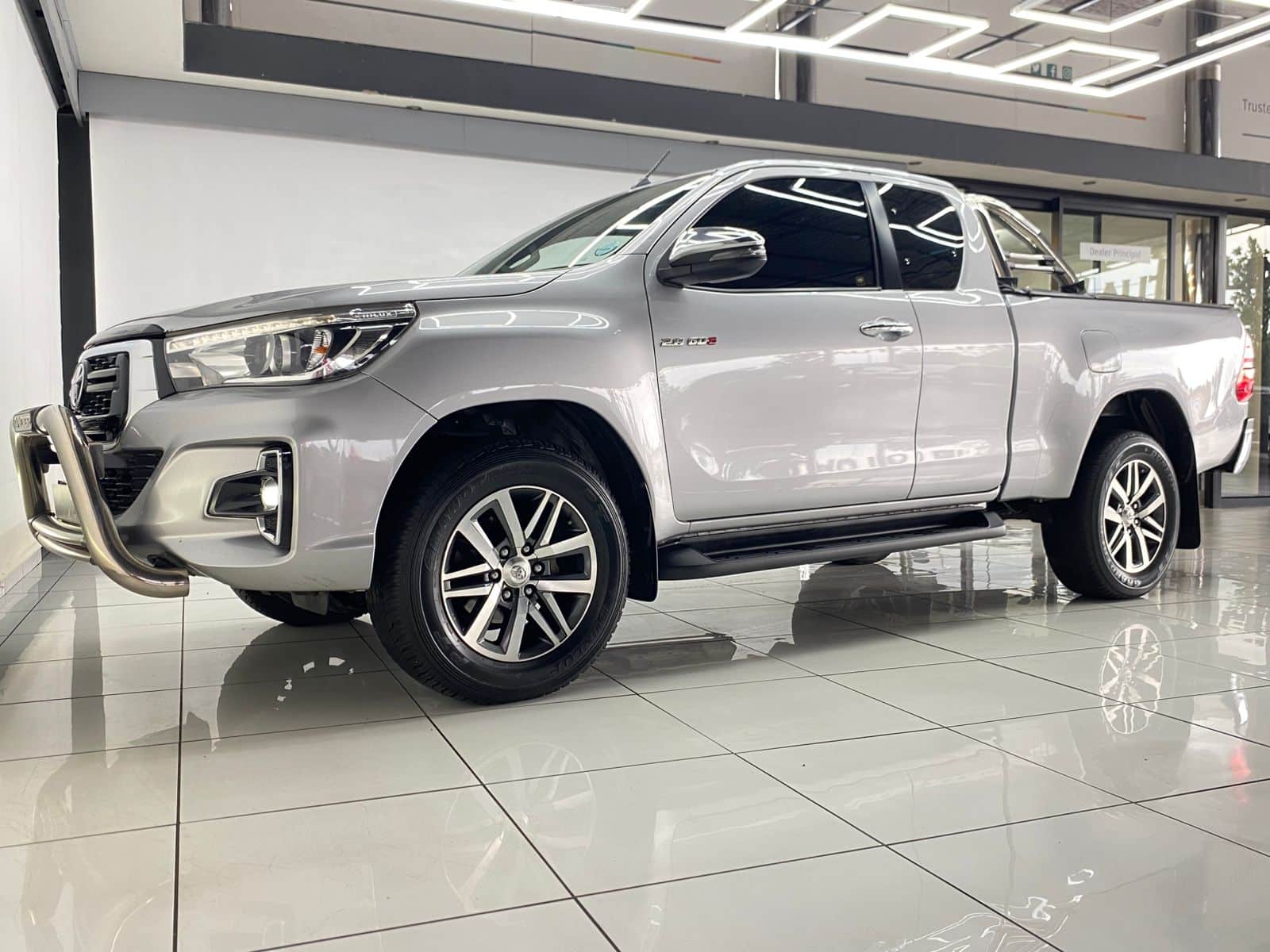 Toyota Hilux 2.8GD-6 Xtra cab Raider auto