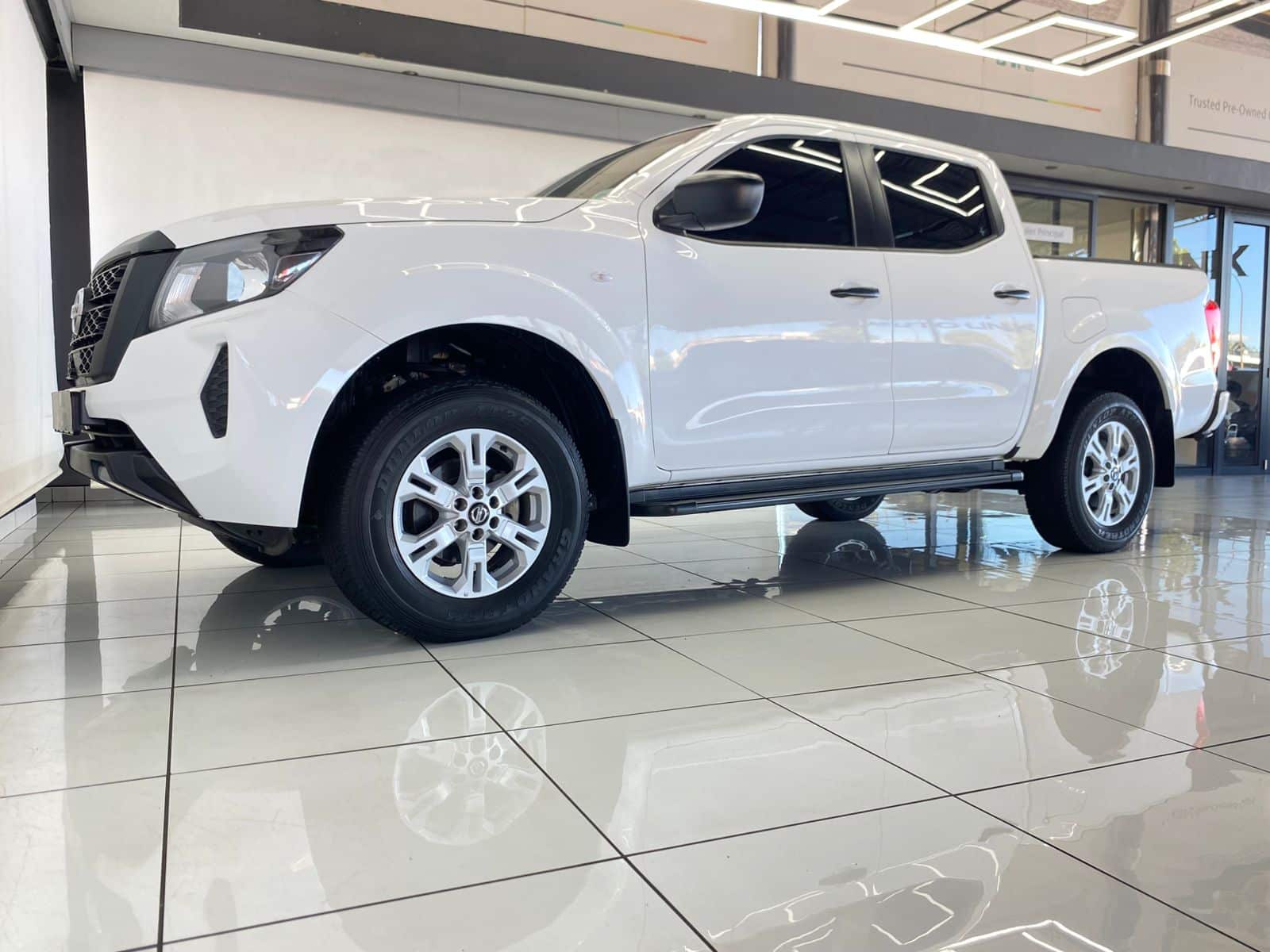 Nissan Navara 2.5DDTi Double Cab SE Auto