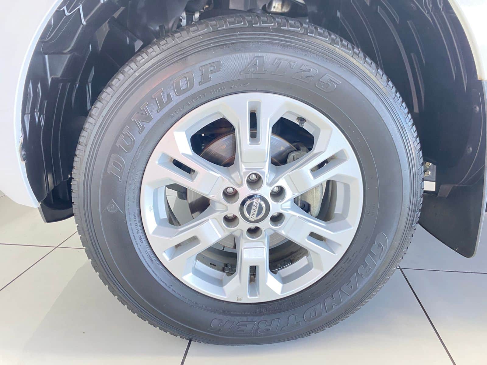 Nissan Navara 2.5DDTi Double Cab SE Auto