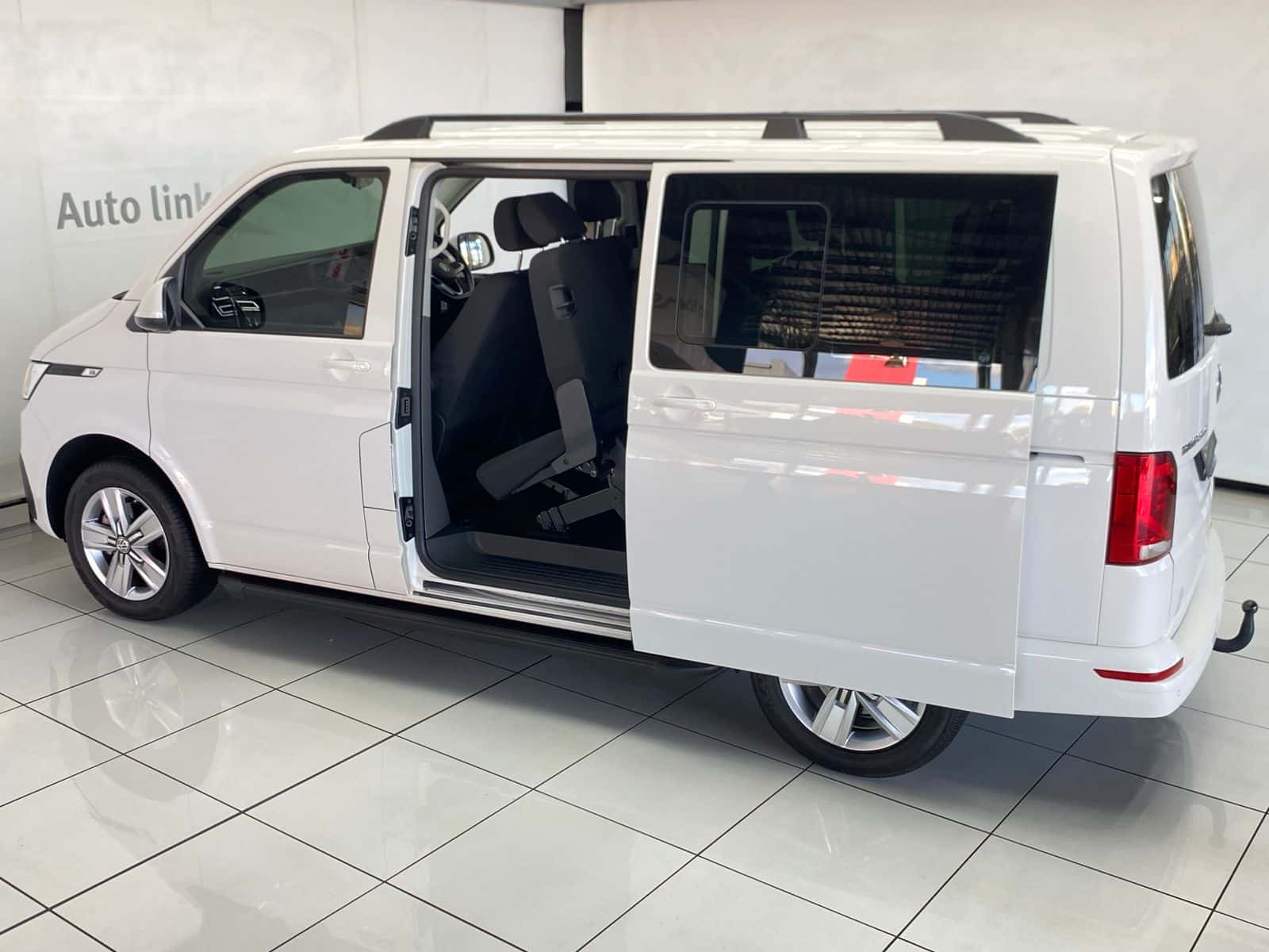 Volkswagen Kombi 2.0TDI SWB Trendline Auto