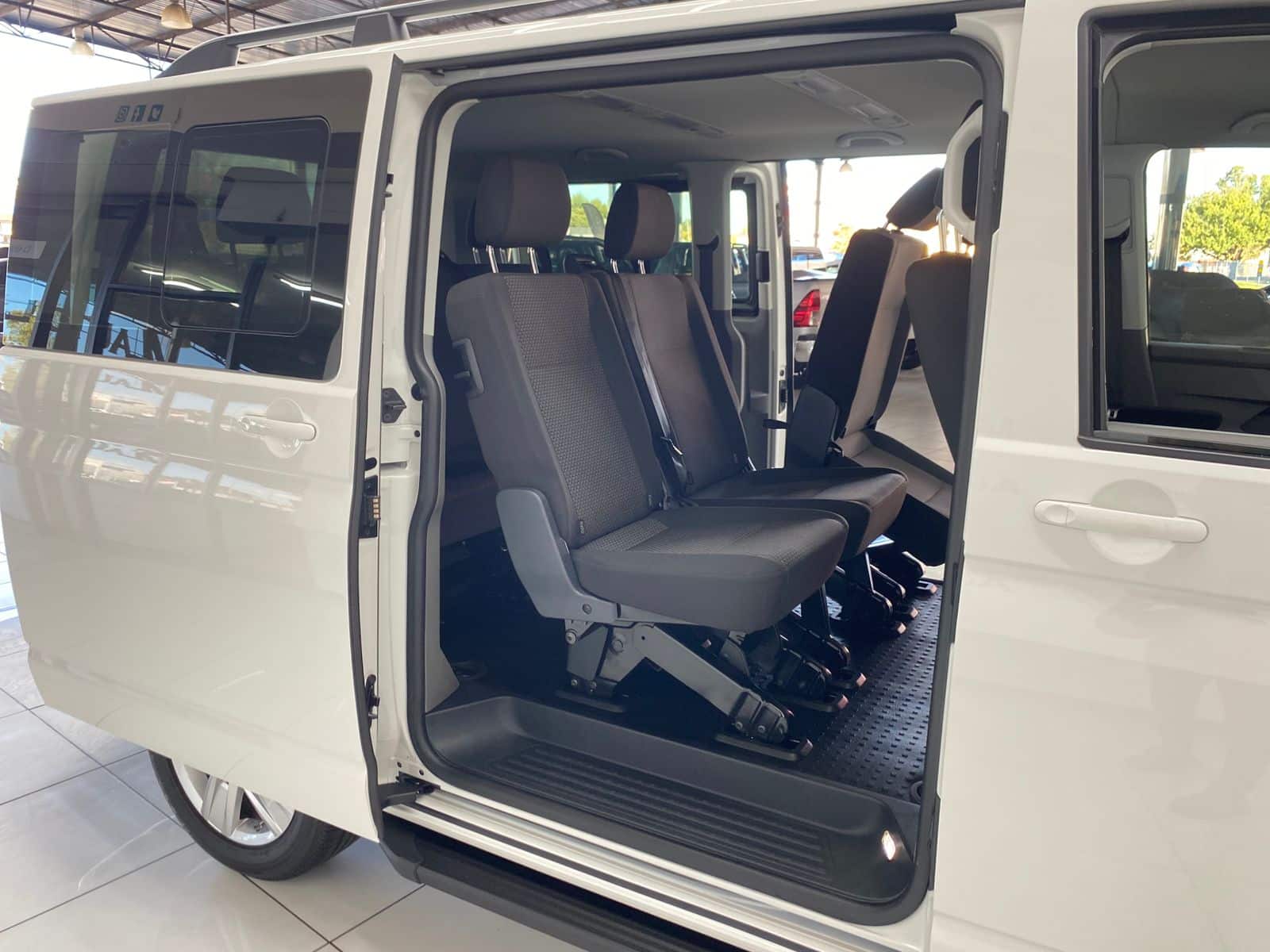 Volkswagen Kombi 2.0TDI SWB Trendline Auto