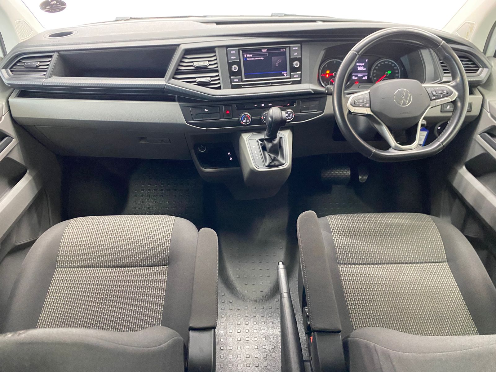 Volkswagen Kombi 2.0TDI SWB Trendline Auto