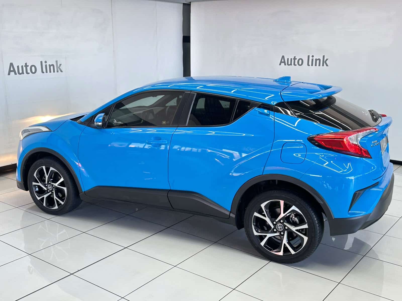 Toyota C-HR 1.2T Plus Auto